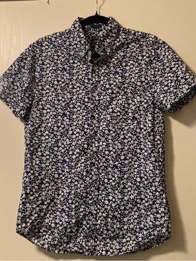 J. Crew Navy and White Floral Short-Sleeve Button-Down Shirt Vacation polo